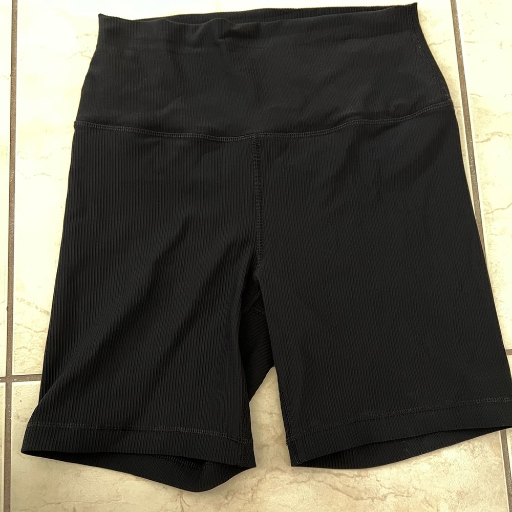 90 degree black gym shorts (used ) but look really good!